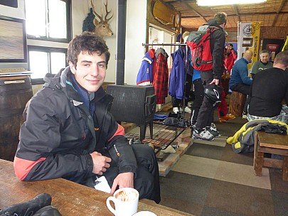 2016-02-23 14.07.10 P1000426 Simon - Adrian at 1,000m hut.jpeg: 4608x3456, 6480k (2016 Feb 23 14:07)