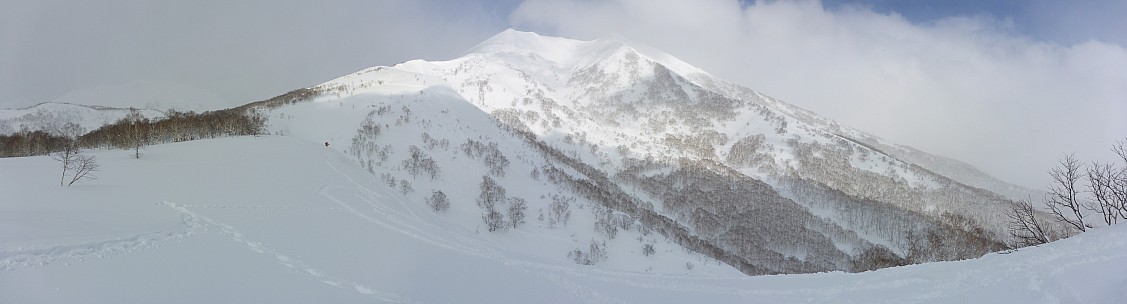 2016-02-26 13.57.56 Panorama Simon - Moiwa backcountry_stitch.jpg: 11312x3051, 27323k (2016 Apr 02 20:13)