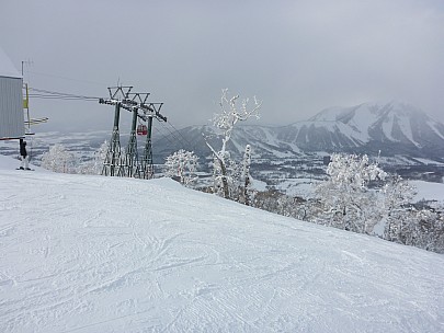 2016-02-27 14.55.04 P1000552 Simon - at top of East 2 gondola.jpeg: 4608x3456, 5801k (2016 Feb 27 14:55)