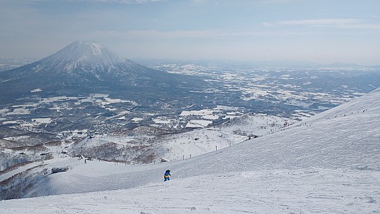 2016-02-28 11.19.48 IMG_20160228_111949082 Simon - Mt Yōtei and Hirafu ski area.jpeg: 4160x2340, 3070k (2016 Feb 28 21:49)