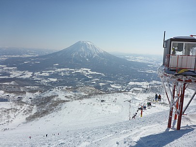 2016-02-28 09.58.25 P1000575 Simon - view from top of Ace Pair lift 4.jpeg: 4608x3456, 5919k (2016 Feb 28 09:58)