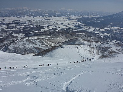 2016-02-28 10.46.20 P1000599 Simon - view down to King lifts.jpeg: 4608x3456, 6297k (2016 Feb 28 10:46)