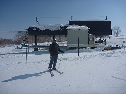 2016-02-28 12.15.55 P1020300 Adrian - Simon at top of Hanazono Quad 2.jpeg: 4000x3000, 4956k (2016 Mar 07 22:35)