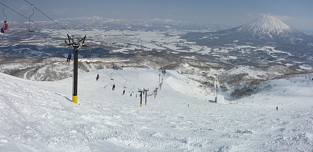 2016-02-28 12.36.16 Panorama Simon - King Lift 4_stitch.jpg: 6837x3321, 20085k (2016 May 20 20:49)