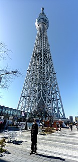Adrian at foot of Skytree
Photographer;&nbsp;Simon
2016-03-01&nbsp;11.16.37;&nbsp;Metadata time: '2016 Mar 01 11:16'
Original size:&nbsp;4,479 x 9,264; 36,056 kB;&nbsp;stitch
Filename: 2016-03-01 11.16.37 Panorama Simon - Adrian at foot of Skytree_stitch.jpg