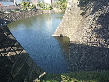 The Moat
Photographer;&nbsp;Adrian
2016-03-01&nbsp;15.35.42;&nbsp;Metadata time: '2016 Mar 01 15:35'
Original size:&nbsp;4,000 x 3,000; 6,788 kB
Filename: 2016-03-01 15.35.42 P1020357 Adrian - the moat.jpeg