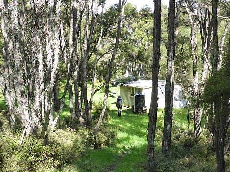 Arriving back at Herricks Hut
Photographer;&nbsp;Simon
2016-10-30&nbsp;15.02.35;&nbsp;Metadata time: '2016 Oct 30 15:02'
Original size:&nbsp;3,988 x 2,991; 4,213 kB;&nbsp;cr
Filename: 2016-10-30 15.02.35 P1010063 Simon - arriving back at Herricks Hut_cr.jpg