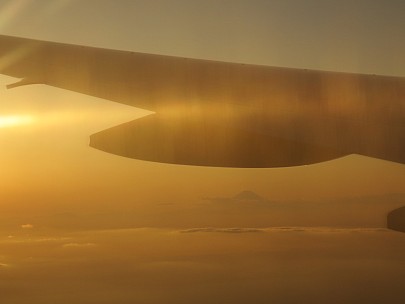2017-01-10 16.25.46 IMG_8166 Anne -Fuji from the plane.jpeg: 4608x3456, 4672k (2017 Jan 26 18:33)