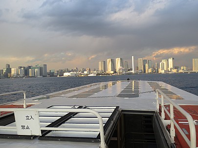 2017-01-13 16.11.54 IMG_8465 Anne - Tokyo view from Odaiba ferry.jpeg: 4608x3456, 4543k (2017 Jan 26 18:34)