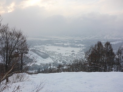 2017-01-19 16.06.55 P1010472 Simon - view down from top of Kurokura course.jpeg: 4608x3456, 6065k (2017 Jan 29 10:22)