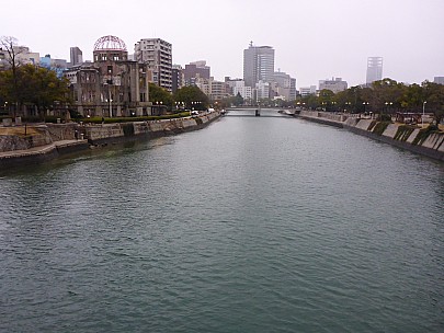 2017-01-20 17.05.34 P1010542 Simon - A bomb dome and Motoyasu River.jpeg: 4608x3456, 5766k (2017 Jan 29 10:22)