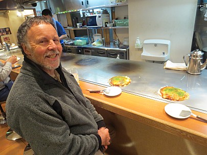 2017-01-20 18.03.16 IMG_9032 Anne - Simon at Okonomiyaki restaurant.jpeg: 4608x3456, 5497k (2017 Jan 26 18:36)