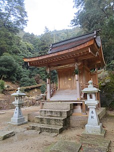 2017-01-21 15.55.13 IMG_9122 Anne - Takinomiya shrine.jpeg: 3456x4608, 6589k (2017 Jan 26 18:36)