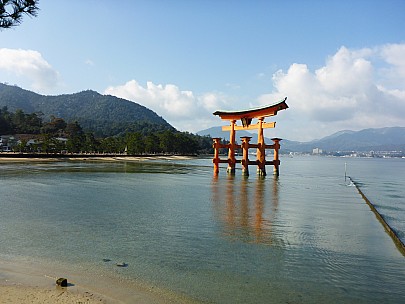 2017-01-21 11.22.08 P1010582 Simon - Great Torii from point.jpeg: 4608x3456, 6049k (2017 Jan 29 10:22)