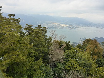 2017-01-21 13.41.13 P1010610 Simon - view from Mt Misen P1.jpeg: 4608x3456, 6453k (2017 Jan 29 10:22)