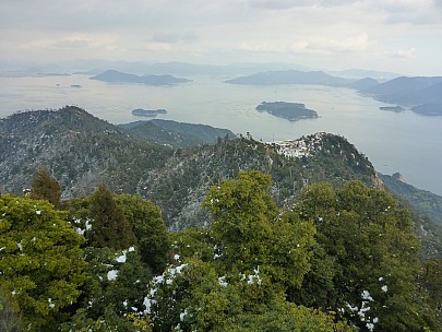 2017-01-21 13.41.37 P1010612 Simon - view from Mt Misen P3.jpeg: 4608x3456, 6154k (2017 Jan 29 10:22)