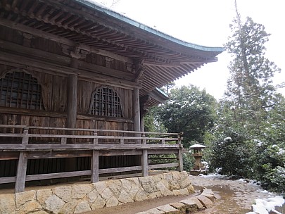 2017-01-21 14.10.24 IMG_9111 Anne - Dainichido temple.jpeg: 4608x3456, 5606k (2017 Jan 26 18:36)