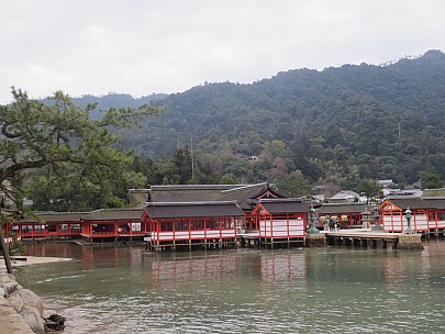 2017-01-21 17.02.24 IMG_9166 Anne - Itsukushima Shrine.jpeg: 4608x3456, 4897k (2017 Jan 26 18:36)