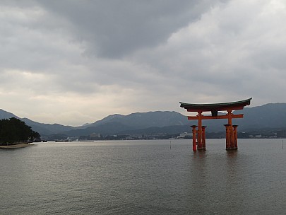 2017-01-21 17.03.03 IMG_9167 Anne - Great Torii.jpeg: 4608x3456, 4183k (2017 Jan 26 18:36)