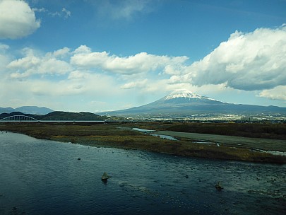 2017-01-23 12.20.06 P1010709 Simon - Mt Fuji from train.jpeg: 4608x3456, 6085k (2017 Jan 29 10:22)