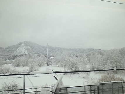 Snowy View From Train
Photographer;&nbsp;Anne
2017-01-23&nbsp;10.55.30;&nbsp;Metadata time: '2017 Jan 23 10:55'
Original size:&nbsp;4,608 x 3,456; 4,229 kB
Filename: 2017-01-23 10.55.30 IMG_9300 Anne - snowy view from train.jpeg