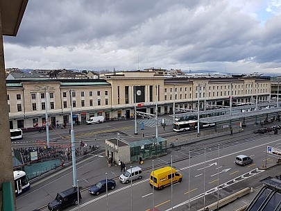 18  17 32  Jim - Geneva station from Hotel
2018-01-19;&nbsp;Metadata time: '2018 Jan 19 18:17'
Original size:&nbsp;4,032 x 3,024; 4,401 kB
Filename: 2018-01-19 18.17.32. Jim - Geneva station from Hotel.jpeg
