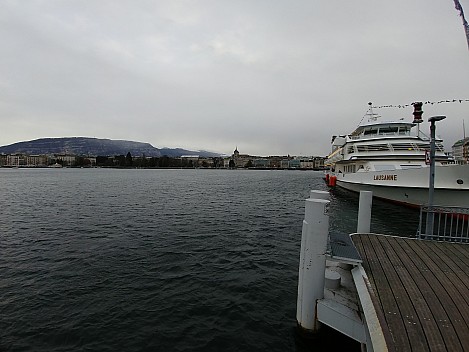 2018-01-19 16.21.39_Burst01 LG6 Simon - Lac Léman from Genève-Pâquis_cr.jpg: 4020x3015, 1771k (2018 Jan 20 08:46)