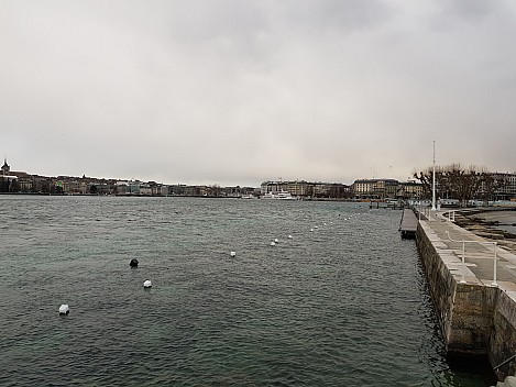 2018-01-19 16.39.31. Jim - Geneva from Jetée des Pâquis P1.jpeg: 4032x3024, 3977k (2018 Mar 10 17:11)