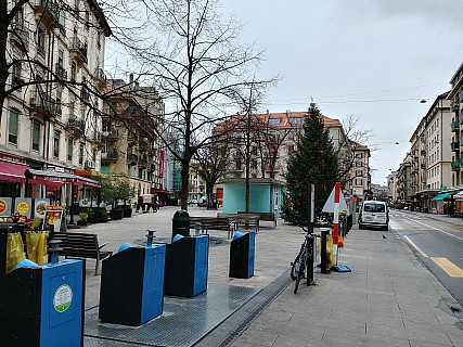 Rue des Pâquis
Photographer;&nbsp;Simon
2018-01-20&nbsp;10.21.51;&nbsp;Metadata time: '2018 Jan 20 10:21'
Original size:&nbsp;4,160 x 3,120; 6,459 kB
Filename: 2018-01-20 10.21.51_HDR LG6 Simon - Rue des Pâquis.jpeg