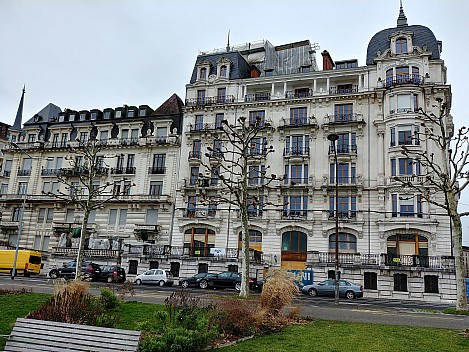 2018-01-20 11.08.38_HDR LG6 Simon - old lakefront buildings.jpeg: 4160x3120, 6641k (2018 Jan 21 20:54)
