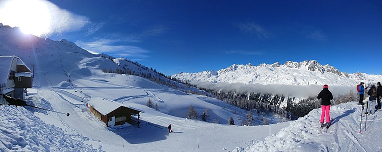 Bochard
Photo: Simon
2018-01-23 12.03.01; '2018 Jan 23 12:03'
Original size: 6,853 x 2,731; 13,359 kB; stitch
2018-01-23 12.03.01 LG6 Simon - Bochard_stitch.jpg