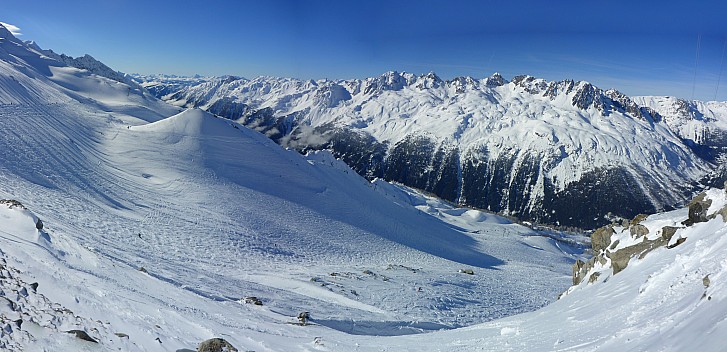 2018-01-23 13.33.41 Panorama Simon - view at top of La Herse_stitch.jpg: 8891x4307, 35584k (2019 Aug 17 09:09)