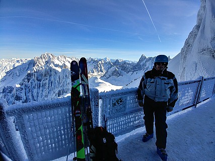 Jim on l'Aiguille du Midi bridge
Photographer;&nbsp;Simon
2018-01-24&nbsp;10.58.54;&nbsp;Metadata time: '2018 Jan 24 10:58'
Original size:&nbsp;4,160 x 3,120; 3,619 kB
Filename: 2018-01-24 10.58.54_HDR LG6 Simon - Jim on l'Aiguille du Midi bridge.jpeg