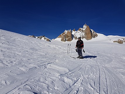 Simon with névé and l'Aiguille du Midi
Photographer;&nbsp;Jim
2018-01-24&nbsp;12.17.20;&nbsp;Metadata time: '2018 Jan 24 12:17'
Original size:&nbsp;4,032 x 3,024; 4,688 kB
Filename: 2018-01-24 12.17.20 Jim - Simon with névé and l'Aiguille du Midi.jpeg