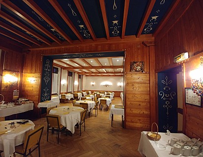 Breakfast at Hotel Richemond
Photographer;&nbsp;Simon
2018-01-25&nbsp;07.36.53;&nbsp;Metadata time: '2018 Jan 25 07:36'
Original size:&nbsp;4,020 x 3,120; 4,015 kB;&nbsp;cr
Filename: 2018-01-25 07.36.53 LG6 Simon - Breakfast at Hotel Richemond_cr.jpg