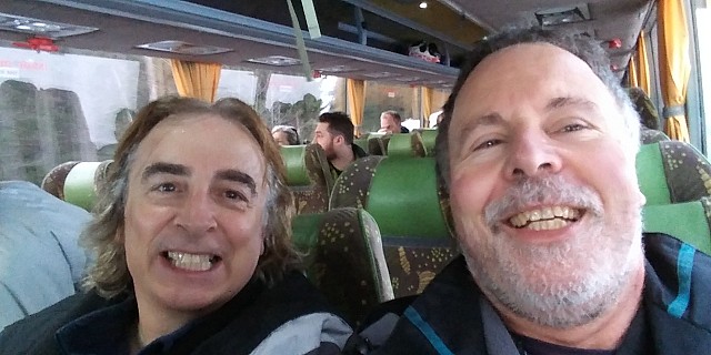 2018-01-26 08.39.23 LG6 Simon - selfie on Courmayeur bus.jpeg: 2560x1280, 990k (2023 Jan 31 08:37)