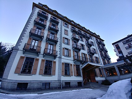 Hotel Richemond
Photographer;&nbsp;Simon
2018-01-28&nbsp;09.09.15;&nbsp;Metadata time: '2018 Jan 28 09:09'
Original size:&nbsp;4,160 x 3,120; 3,858 kB
Filename: 2018-01-28 09.09.15_HDR LG6 Simon - Hotel Richemond.jpeg