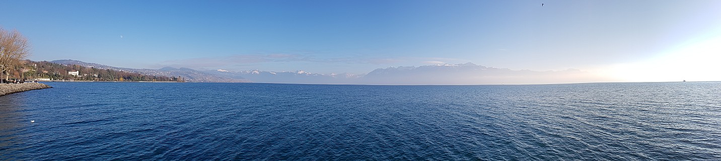 Panorama from Quai Jean-Pascal Delamuraz sml cr
Photographer;&nbsp;Jim
2018-01-28&nbsp;15.36.19;&nbsp;Metadata time: '2018 Jan 28 15:36'
Original size:&nbsp;7,677 x 1,715; 4,384 kB;&nbsp;{i:2;}
Filename: 2018-01-28 15.36.19 Jim - Panorama from Quai Jean-Pascal Delamuraz_sml_cr.jpg