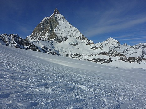 2018-01-30 11.26.59 P1020104 Simon - view across Oberer Theodulglescher of Matterhorn.jpeg: 4608x3456, 5773k (2018 Apr 20 22:41)