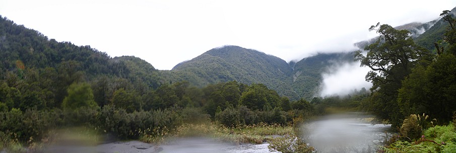 2019-01-13 16.09.46 Panorama Jim - view from Tunnel Creek Hut_stitch.jpg: 9561x3213, 18718k (2019 May 10 21:46)