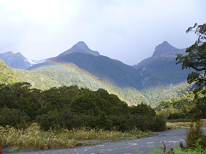 2019-01-13 18.58.50 P1000569 Jim - rainbow in the Paringa.jpeg: 4320x3240, 4829k (2019 Jun 24 22:12)