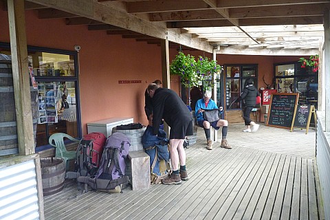 At Paringa cafe
Photographer;&nbsp;Philip
2019-01-13&nbsp;09.41.17;&nbsp;Metadata time: '2019 Jan 13 09:41'
Original size:&nbsp;4,320 x 2,880; 5,395 kB
Filename: 2019-01-13 09.41.17 P1050629 Philip - at Paringa cafe.jpeg