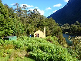 Tunnel Creek Hut to Paringa Rock Biv