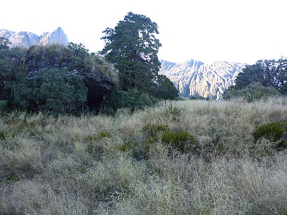 2019-01-15 08.15.02 P1020448 Simon - view of Paringa Rock Biv rock.jpeg: 4608x3456, 6485k (2019 Jun 20 21:11)