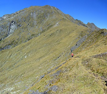 2019-01-15 11.41.55 Panorama Simon - Bruce on deer trail_stitch.jpg: 5342x4677, 26891k (2019 Jun 20 21:11)