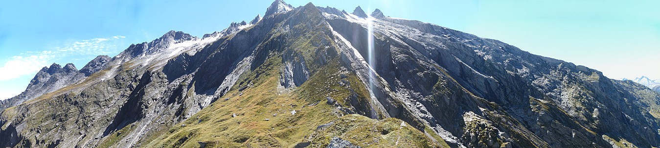 2019-01-15 11.44.27 Panorama Jim - Buttress from McCullaugh saddle_stitch.jpg: 13621x3070, 39180k (2019 May 10 21:46)