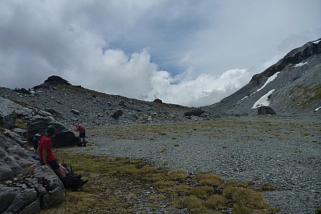 2019-01-18 14.26.01 P1050757 Philip - water stop on Otoko moraine ledge.jpeg: 4320x2880, 5013k (2019 Jun 24 21:12)