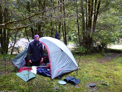 2019-01-21 11.12.17 P1020683 Simon - Jim at Stag Flat camp.jpeg: 4608x3456, 5948k (2019 Jun 20 21:11)
