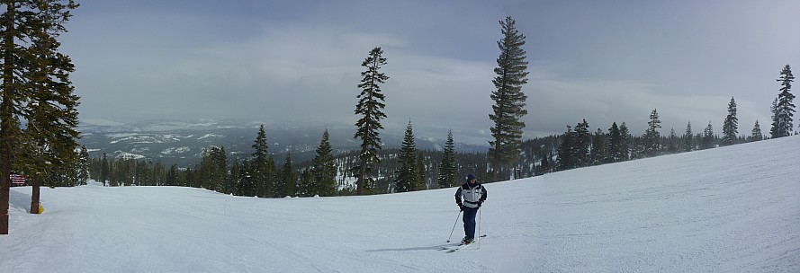 Jim on West Ridge
Photographer;&nbsp;Simon
2019-02-25&nbsp;11.34.42;&nbsp;Metadata time: '2019 Feb 25 11:34'
Original size:&nbsp;9,820 x 3,359; 28,014 kB;&nbsp;stitch
Filename: 2019-02-25 11.34.42 Panorama Simon - Jim on West Ridge_stitch.jpg