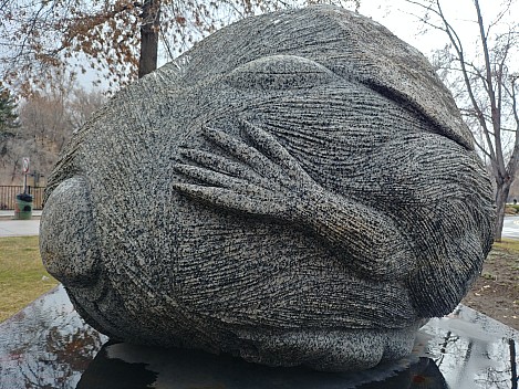 2019-03-03 12.21.37_HDR LG6 Simon - Winter Mouse sculpture.jpeg: 4160x3120, 6689k (2019 Mar 04 19:58)